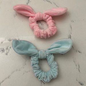 Stoney Clover Lane Seeing Stars Velvet Scrunchies